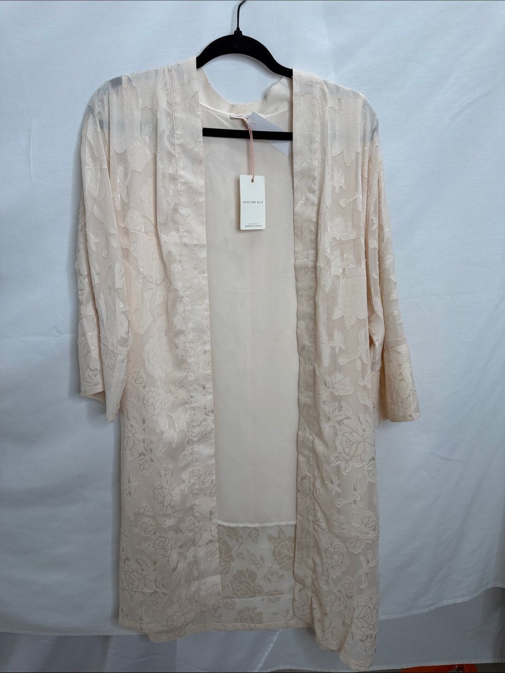 Skies Are Blue Sheer Floral Lace Kimono Robe in Light Cream